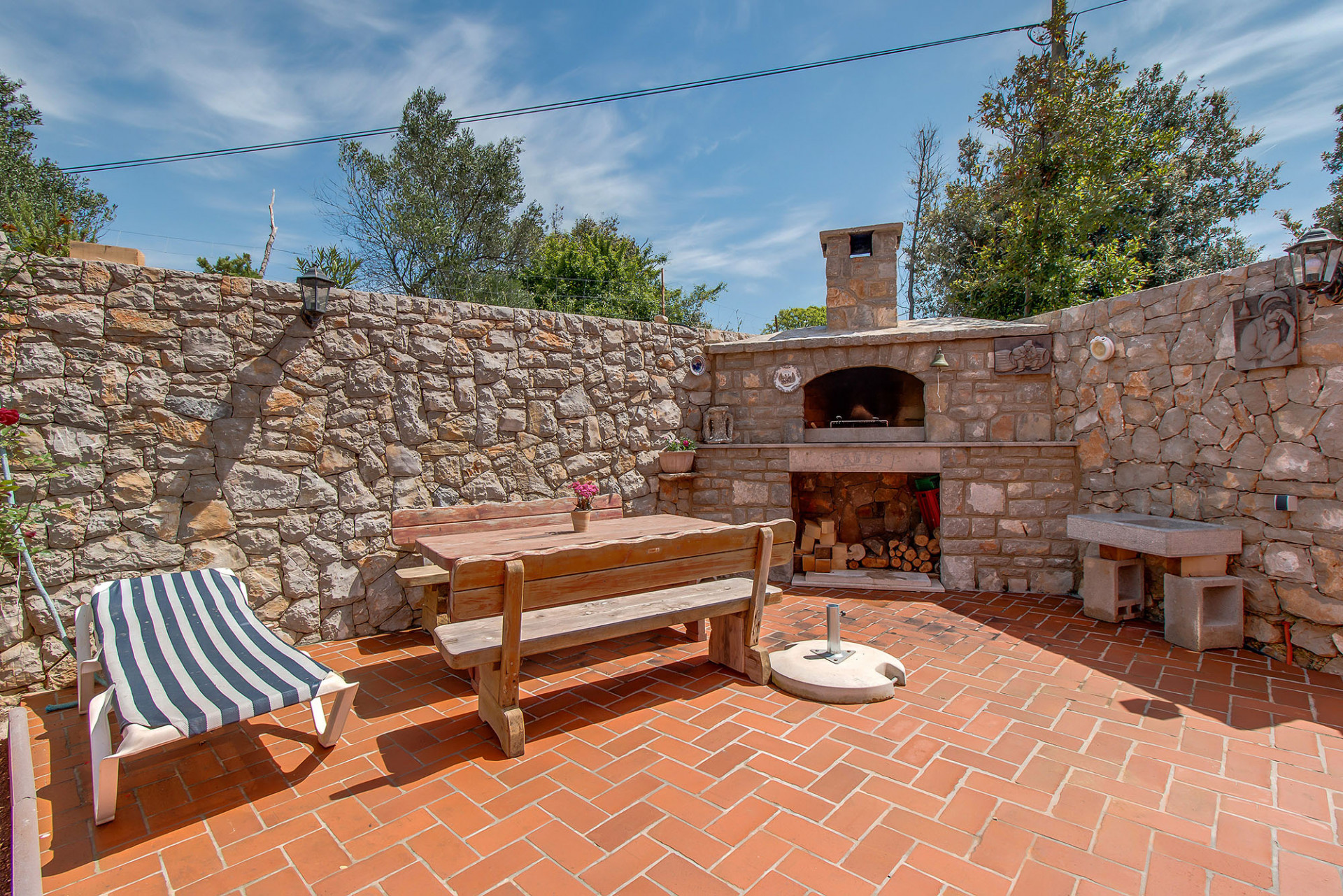 Enjoy your island holiday - Relax in a beautiful villa near the sea, Apartments Casper Veli Lo&scaron;inj